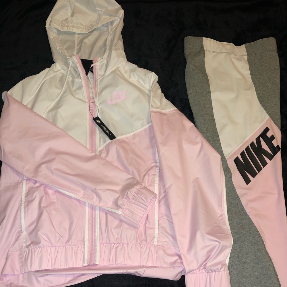 BRAND NEW NEVER WORN Nike windbreaker  & leggings - Picture 2 of 2